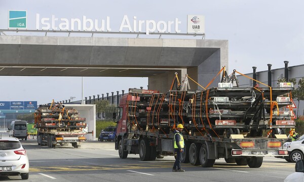 Δείτε πώς οι Τούρκοι μεταφέρουν μέσα σε 45 ώρες όλη την Turkish Airlines στο μεγαλύτερο αεροδρόμιο του κόσμου