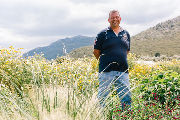 Καλλιεργώντας νούφαρα, λωτούς και ίριδες στο Μαραθώνα