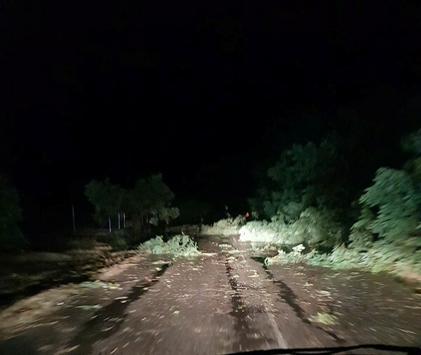 Η κακοκαιρία σάρωσε την Β. Ελλάδα - Εικόνες που τρομάζουν από κεραυνούς στη Θεσσαλονίκη