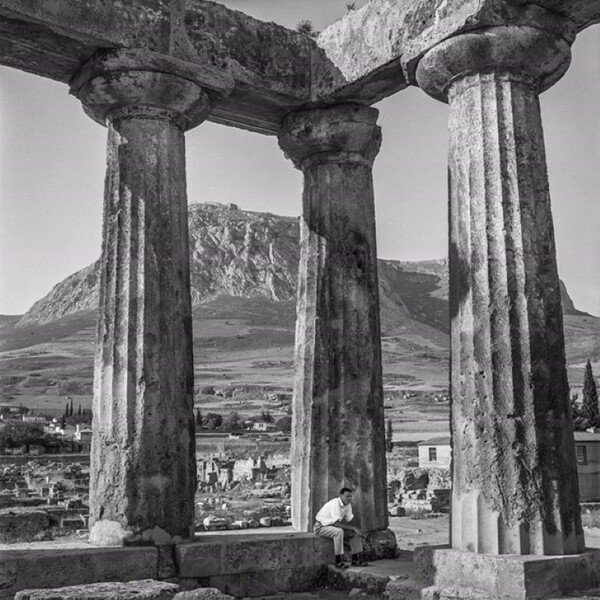 Ακρόπολη, Κνωσός, Σαντορίνη: Η ασπρόμαυρη Ελλάδα των '50s στον φακό του Robert McCabe