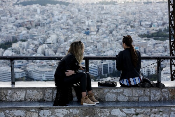 Μεγάλη έρευνα για τη ζωή στις ευρωπαϊκές πρωτεύουσες - Πώς βλέπουν την Αθήνα οι κάτοικοί της