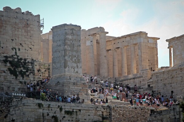 ΥΠΠΟΑ: Πότε ξεκινά το διευρυμένο ωράριο σε αρχαιολογικούς χώρους και μουσεία