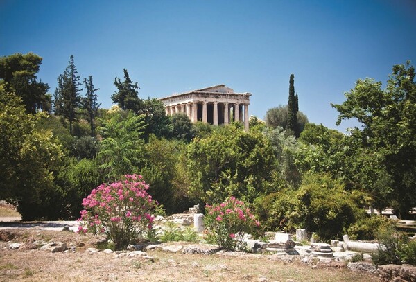 Η άνοιξη είναι η ιδανική εποχή να θαυμάσεις τα αρχαία μνημεία της Αθήνας