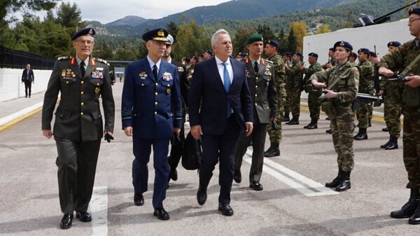 Αποστολάκης «Δύσκολος γείτονας η Τουρκία - Σε ετοιμότητα οι ένοπλες δυνάμεις»