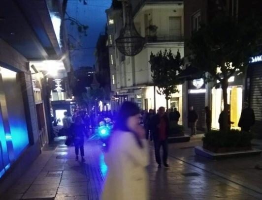 Κουκουλοφόροι τα έσπασαν σε Βαλαωρίτου και Βουκουρεστίου στο κέντρο της Αθήνας