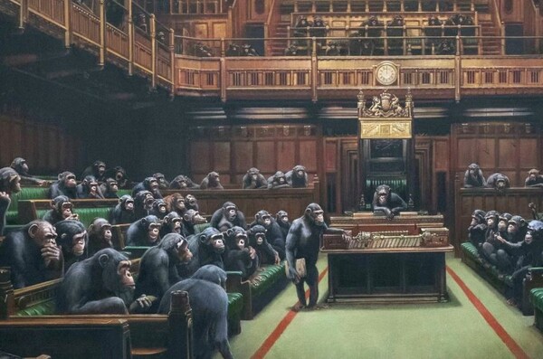 Ο Banksy εκθέτει ξανά έργο του με αφορμή το Brexit - Η «βρετανική βουλή των χιμπατζήδων»