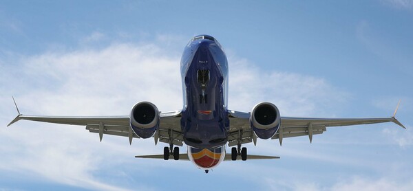 Τι συμβαίνει τελικά με τα Boeing 737 Max 8; Ένας Έλληνας εκπαιδευτής πιλότων εξηγεί