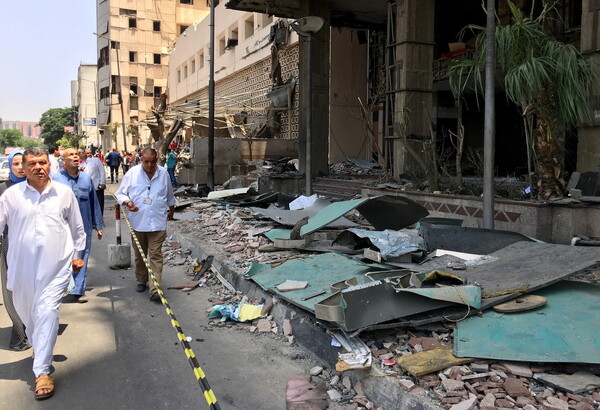 Σίσι: «Τρομοκρατική» ενέργεια η πολύνεκρη σύγκρουση οχημάτων στο Κάιρο