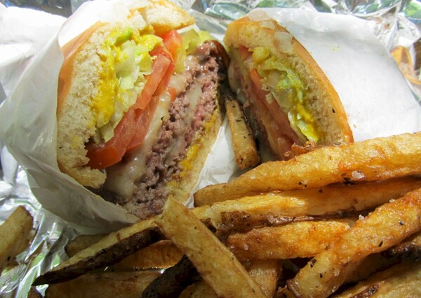 Ένοχο το Junk food για τον καρκίνο στο πάγκρεας στους νέους
