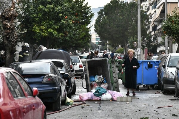 Σοβαρά επεισόδια μεταξύ οπαδών στη Νίκαια - Κάηκε αυτοκίνητο