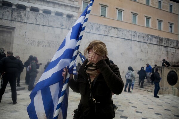 Πεδίο μάχης το Σύνταγμα - Φωτογραφίες από τα επεισόδια