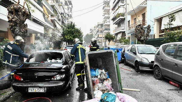 Σοβαρά επεισόδια μεταξύ οπαδών στη Νίκαια - Κάηκε αυτοκίνητο
