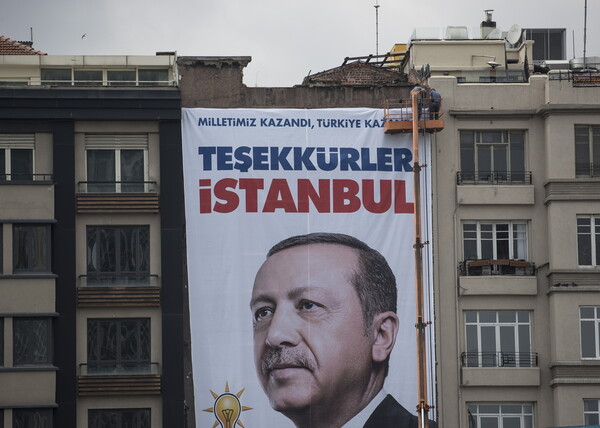 Τουρκία: Ανύπαρκτους και υπεραιωνόβιους ψηφοφόρους στους εκλογικούς καταλόγους καταγγέλλει η αντιπολίτευση