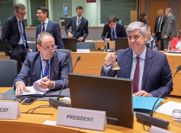 Eurogroup: «Δεν θα υπάρξει μείωση του στόχου για το πρωτογενές πλεόνασμα»
