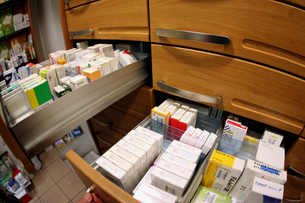 Πανελλήνιος Φαρμακευτικός Σύλλογος: «Ναι» στην διάθεση φαρμάκων υψηλού κόστους
