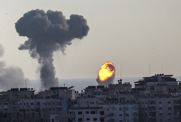Κλιμακώνεται η ένταση στη Γάζα: Μητέρα και βρέφος σκοτώθηκαν από ισραηλινές βόμβες