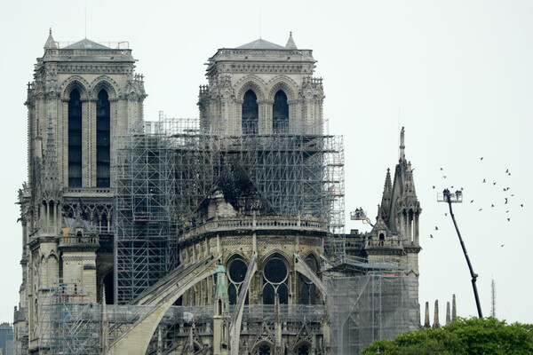 Παναγία των Παρισίων: Πόσο μεγάλη είναι η καταστροφή - Το σχέδιο για το μέλλον του καθεδρικού