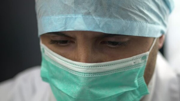 «Καμπανάκι» ΙΣΑ για την επιδημία γρίπης: Υποστελεχωμένες οι ΜΕΘ - Χάνονται ζωές