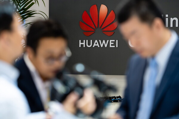 Η CIA κατηγορεί τη Huawei ότι χρηματοδοτείται από την κινεζική κυβέρνηση