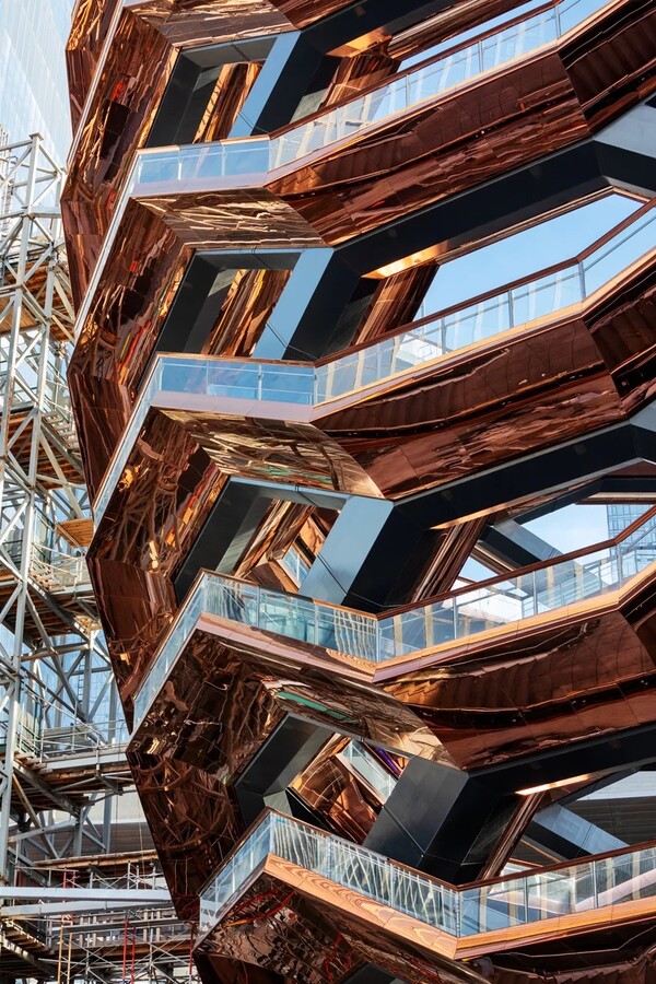 Hudson Yards: Η πιο καινούργια γειτονιά στη Νέα Υόρκη άνοιξε τις πύλες της και είναι εντυπωσιακή