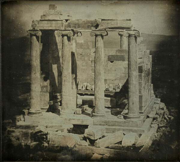 Οι πρώτες φωτογραφίες της Ακρόπολης και της Ελλάδας στο Μητροπολιτικό Μουσείο της Νέας Υόρκης