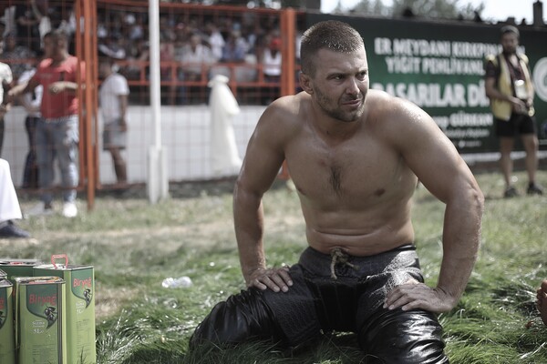 Kirkpinar oil wrestling: 25 φωτογραφίες από τους σημαντικότερους αγώνες πάλης με λάδι στον κόσμο, στην Αδριανούπολη