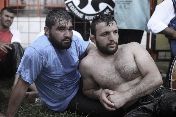 Kirkpinar oil wrestling: 25 φωτογραφίες από τους σημαντικότερους αγώνες πάλης με λάδι στον κόσμο, στην Αδριανούπολη