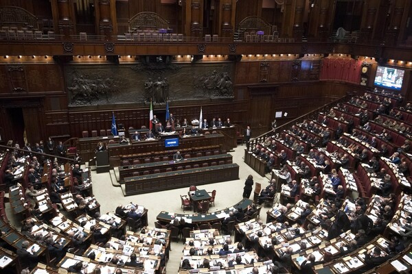 Επιμένει η Ιταλία - Υπέβαλε ξανά αμετάβλητο το προσχέδιο προϋπολογισμού