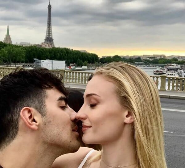 H Sophie Turner και ο Joe Jonas ξαναπαντρεύτηκαν - Ρομαντικός γάμος στη Γαλλία