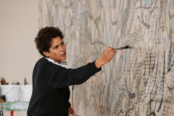 Μια εικαστικός από τη Αιθιοπία ετοιμάζει μεγάλες τοιχογραφίες για τις κοινωνικές αναταραχές στο Whitney