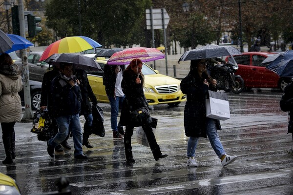 Βροχές σε όλη τη χώρα - Πού θα είναι πιο έντονα τα φαινόμενα