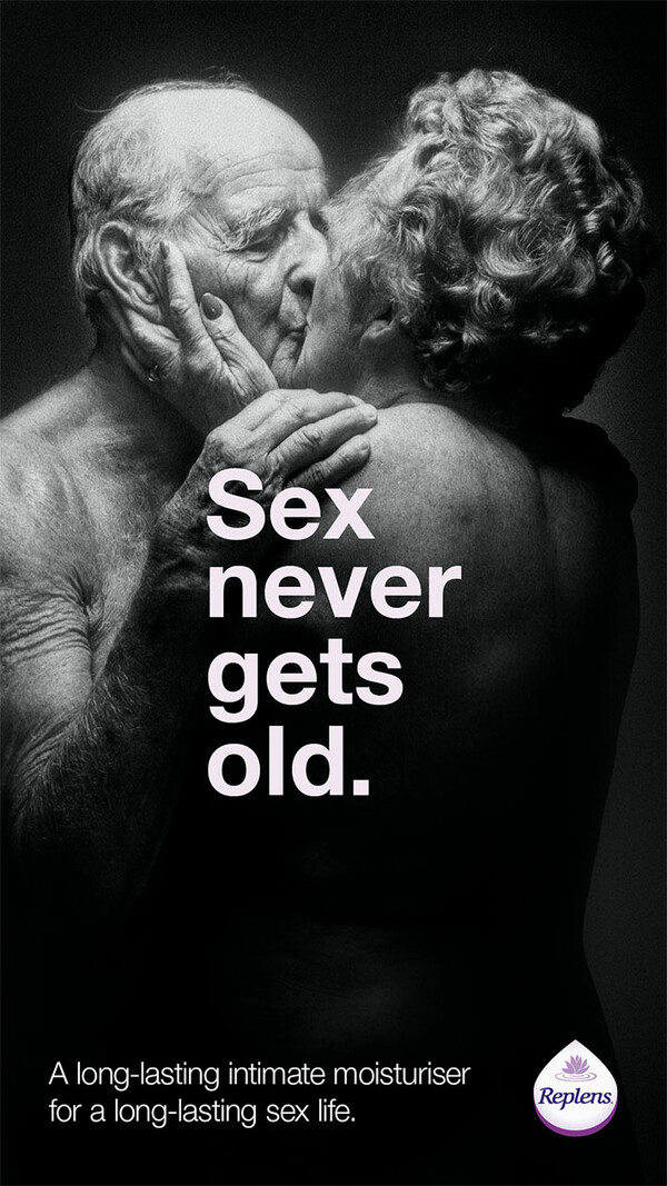 «Το σεξ δεν γερνάει ποτέ»: Μια αλλιώτικη καμπάνια για την επαφή σε μεγαλύτερες ηλικίες