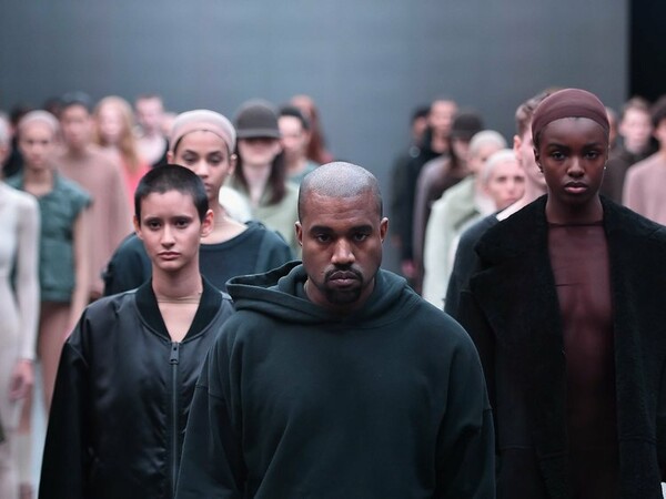 Ο σχεδιαστής Philipp Plein πλήρωσε ένα τεράστιο ποσό για εμφάνιση-απάτη του Kanye West