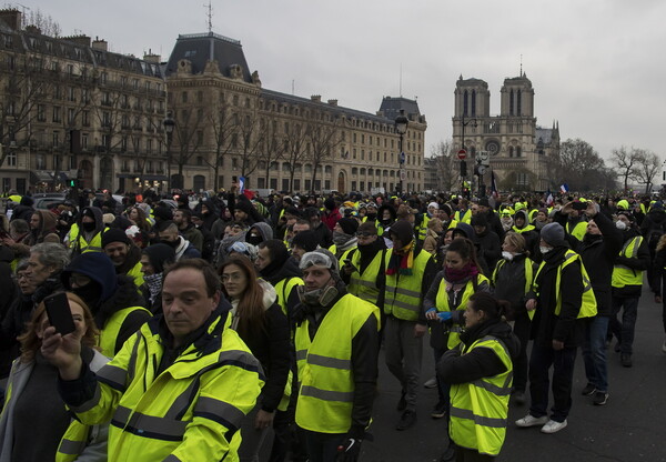 Σκληραίνει στάση η γαλλική κυβέρνηση- Ετοιμάζει νόμο με κυρώσεις για τις διαμαρτυρίες