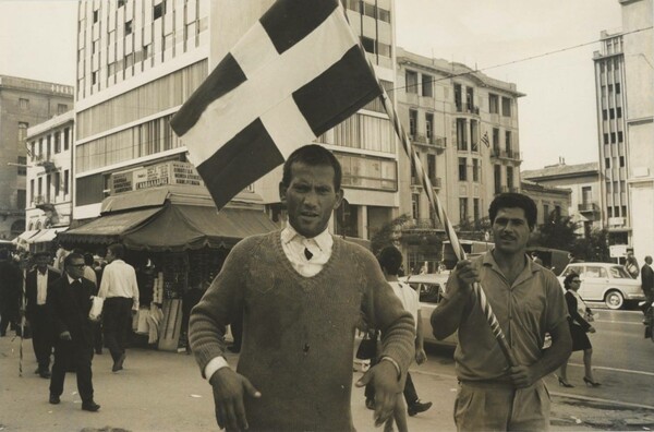 Κτίρια και ιστορίες στην πλατεία Κοτζιά