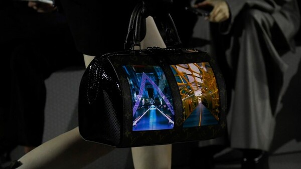 Louis Vuitton: Οι πρώτες OLED τσάντες του οίκου είναι μια τεχνολογική καινοτομία