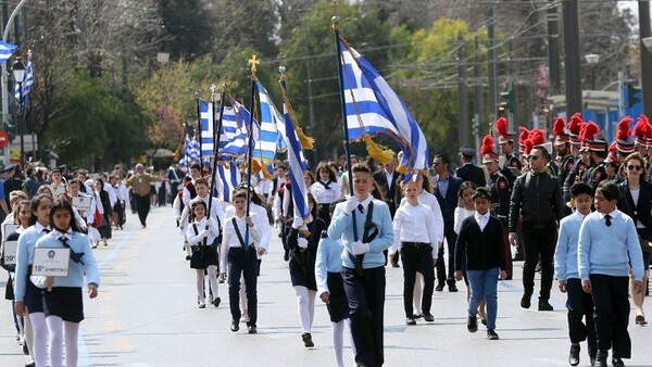 Σήμερα δεν ακούστηκε το «Μακεδονία ξακουστή» στη μαθητική παρέλαση της Αθήνας – Τι απαντά ο Γαβρόγλου