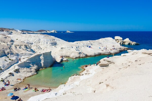 Η Μήλος το ομορφότερο νησί της Ευρώπης - Τα ελληνικά νησιά πρώτα στη λίστα του «Travel and Leisure».