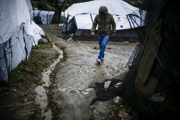 Στο ΣτΕ δήμαρχοι νησιών κατά της σύνδεσης μειωμένου ΦΠΑ και υπεράριθμων προσφύγων