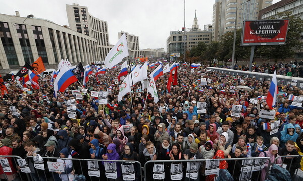 Μόσχα: Μεγάλη διαδήλωση με αίτημα ελεύθερες εκλογές - Δεκάδες συλλήψεις