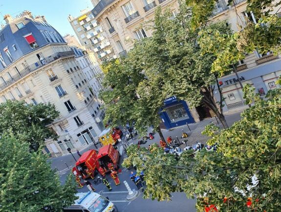 Τραγωδία στο Παρίσι: Τρεις νεκροί από πυρκαγιά - Άντρας σκοτώθηκε πέφτοντας στο κενό για να σωθεί