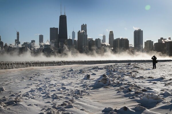 To Polar Vortex μπορεί να σε παγώσει σε δέκα λεπτά - Πολικό τοπίο στο Σικάγο και χιόνια στη Νέα Υόρκη