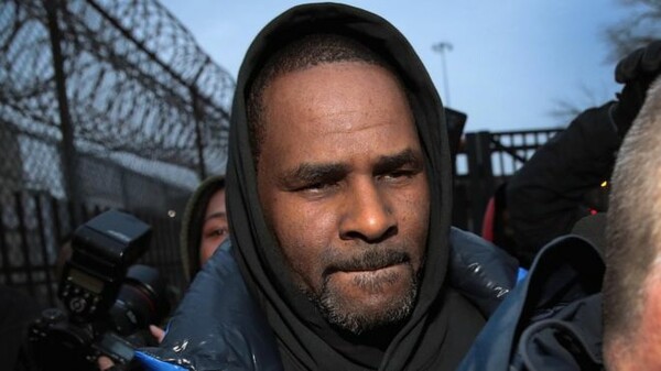 Βγήκε από τη φυλακή ο R Kelly - Ανώνυμος πλήρωσε το ποσό της διατροφής που χρωστούσε