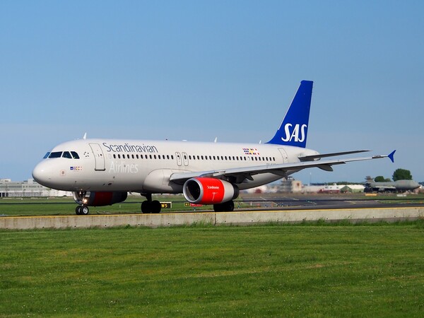 Συνεχίζουν την απεργία οι πιλότοι της SAS - Ακυρώθηκαν 1.200 πτήσεις