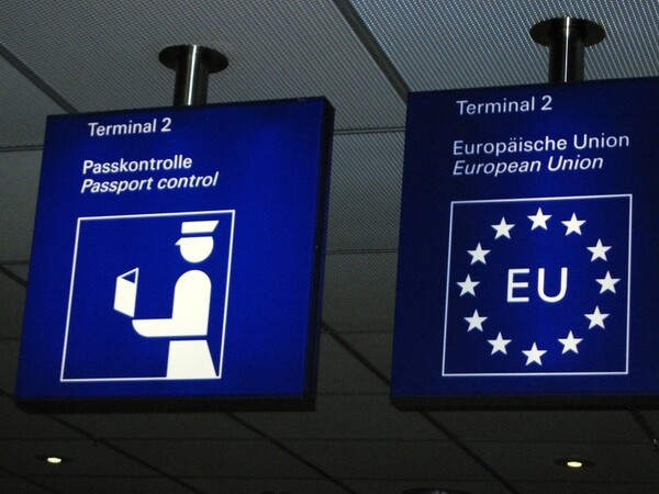 Πιο αυστηρούς όρους για τους συνοριακούς ελέγχους εντός Σένγκεν ζητά το Ευρωπαϊκό Κοινοβούλιο