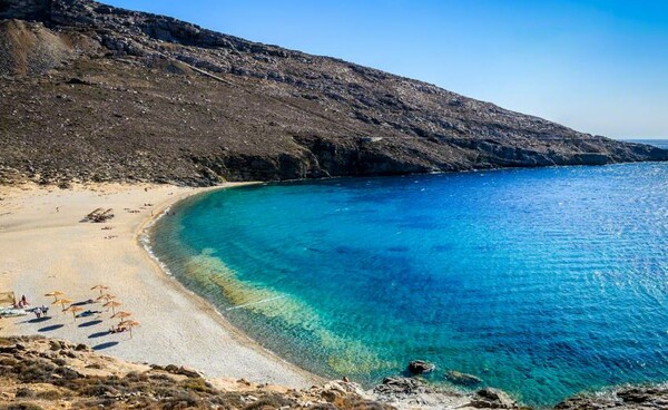 Στη Σέριφο η πρώτη ελληνική παραλία όπου απαγορεύτηκε το κάπνισμα - Θα υπάρχει ειδική ζώνη για καπνιστές