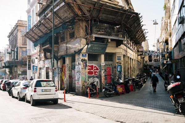 Εν μέσω τουριστικής περιόδου, η Αθήνα είναι πιο βρόμικη από ποτέ