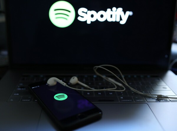 «Μπλοκ» τώρα και από το Spotify