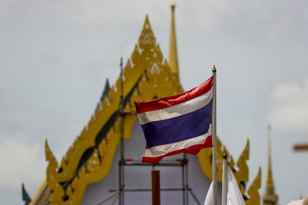 Η αδελφή του βασιλιά και ο αρχηγός της χούντας διεκδικούν τον πρωθυπουργικό θώκο στην Ταϊλάνδη