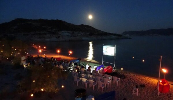 Απόψε το πιο ωραίο θερινό της Ελλάδας σε ένα υπέροχο ακατοίκητο νησί για προβολή κάτω από τ' αστέρια